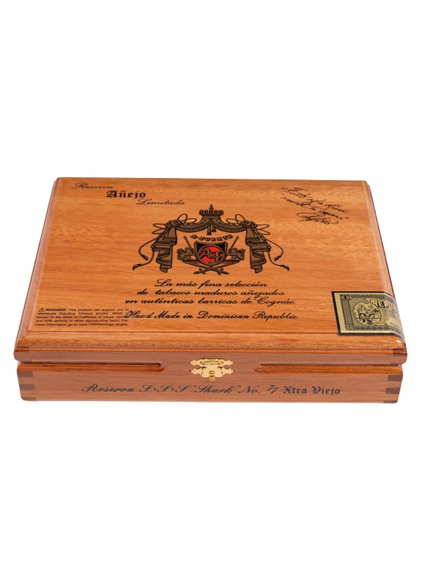 Arturo Fuente Anejo Shark No. 77