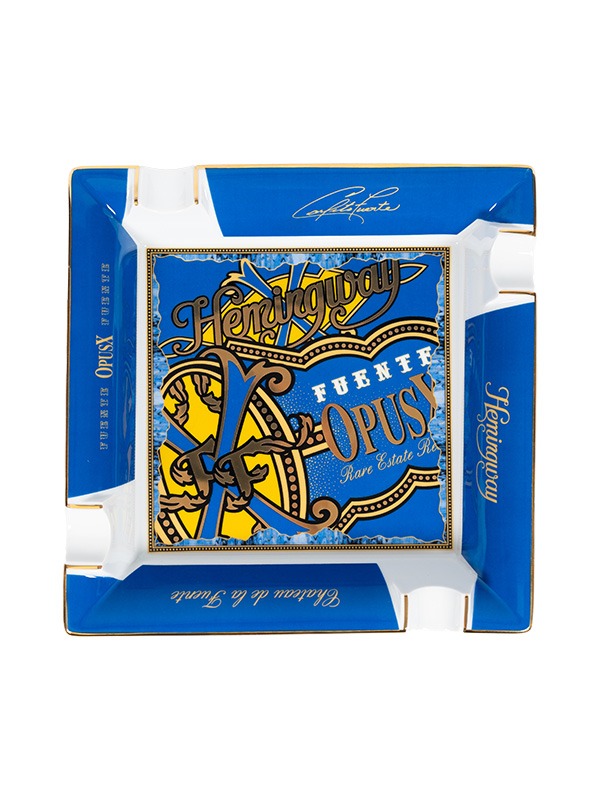 Arturo Fuente Hemingway House Humidor Package