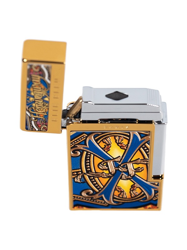 Arturo Fuente Hemingway House Humidor Package
