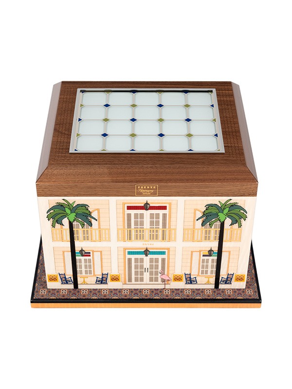 Arturo Fuente Hemingway House Humidor Package