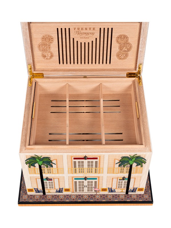 Arturo Fuente Hemingway House Humidor Package