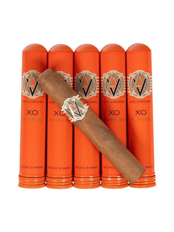 AVO XO Intermezzo Tubo Robusto