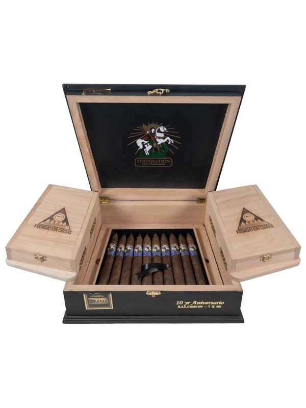 Foundation 10yr Aniversario Collector Box
