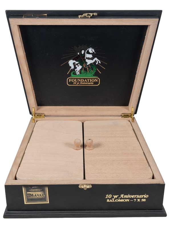 Foundation 10yr Aniversario Collector Box – Fox Cigar