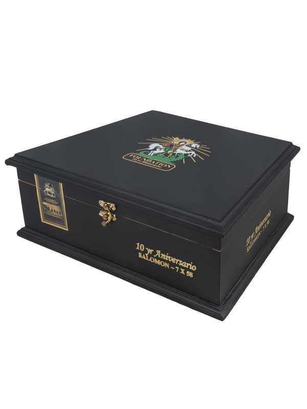 Foundation 10yr Aniversario Collector Box