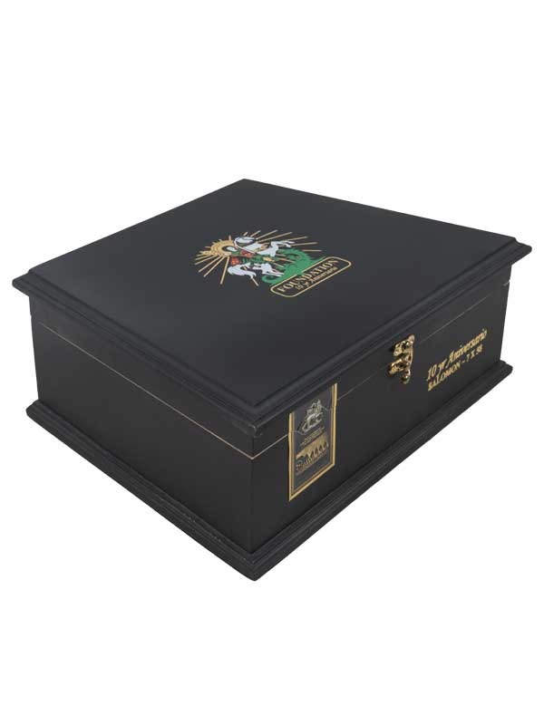 Foundation 10yr Aniversario Collector Box
