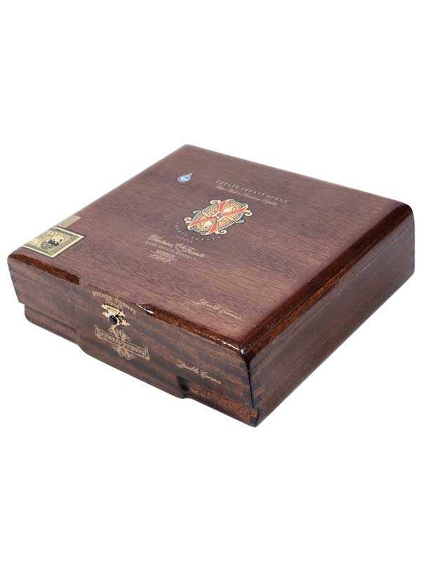 Fuente Fuente OpusX Double Corona