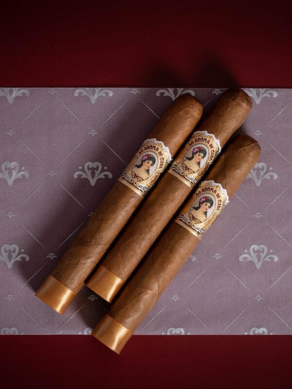 La Aroma de Cuba Connecticut Monarch