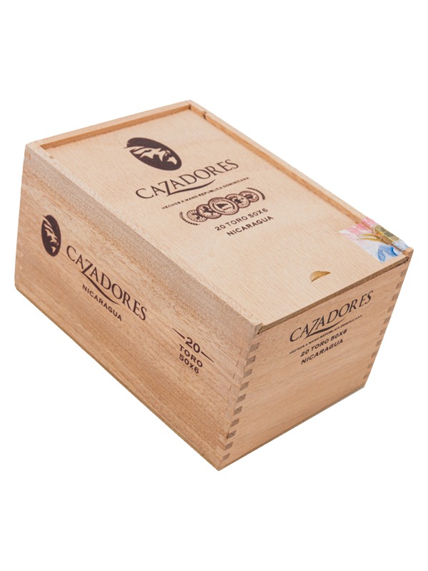 La Aurora Cazadores Nicaragua Toro