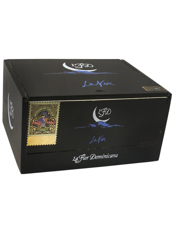 La Flor Dominicana Petit La Nox