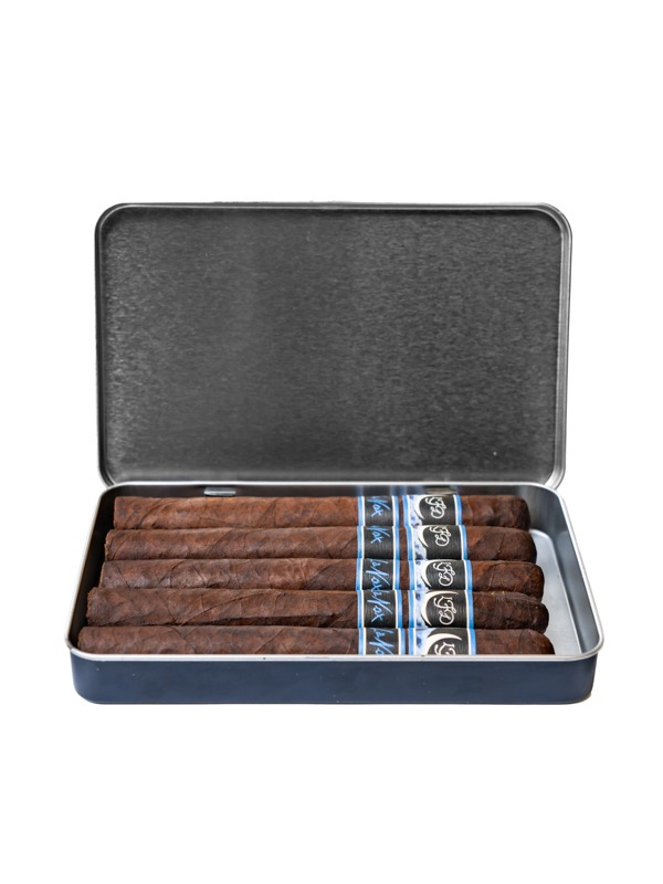 La Flor Dominicana Petit La Nox Tin