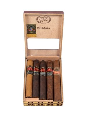 La Flor Dominicana Toro Selection