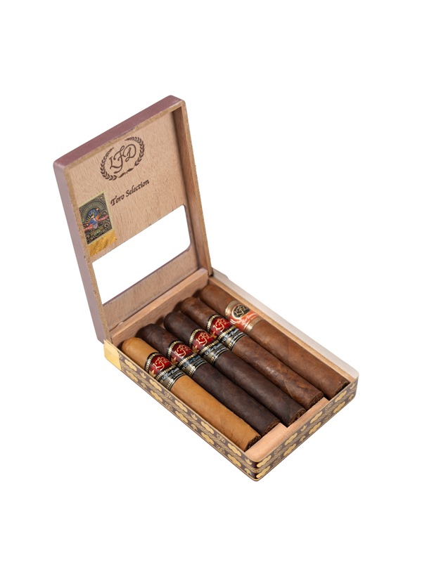 La Flor Dominicana Toro Selection