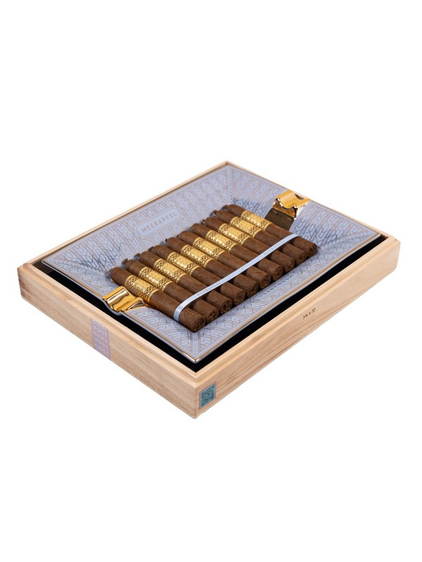Meerapfel Ernest Master Blend Double Robusto