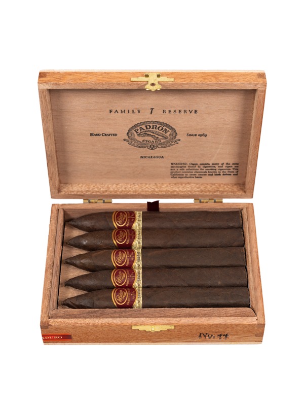 Padron Family Reserve No. 44 Maduro