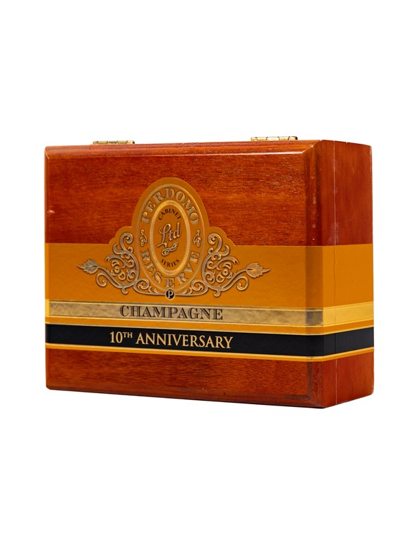 Perdomo 10th Anniversary Champagne Robusto