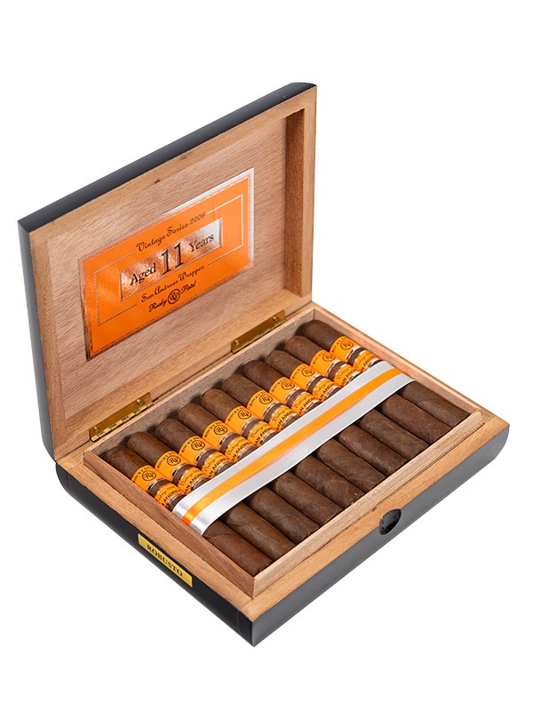 Rocky Patel Vintage 2006 Robusto