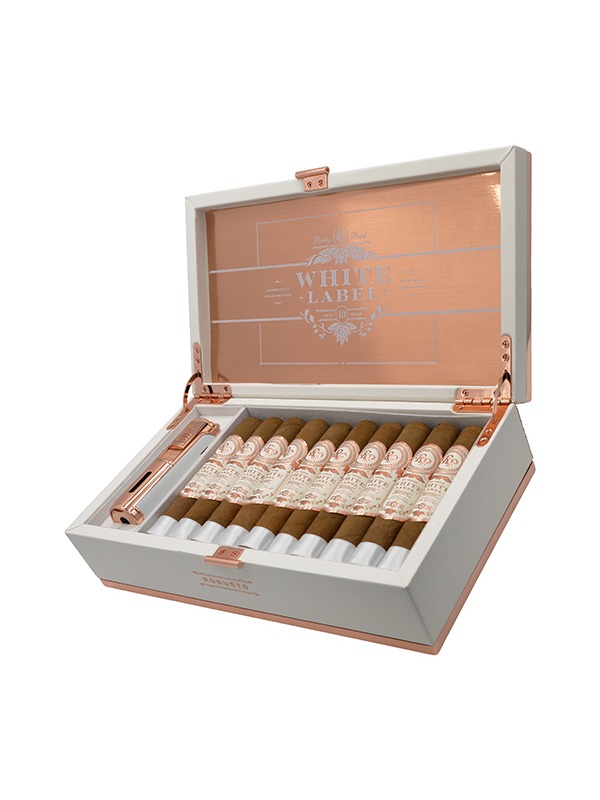 Rocky Patel White Label Robusto Gift Set With Lighter