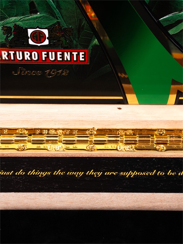 Fuente Fuente OpusX 25th Aniversario Humidor Set